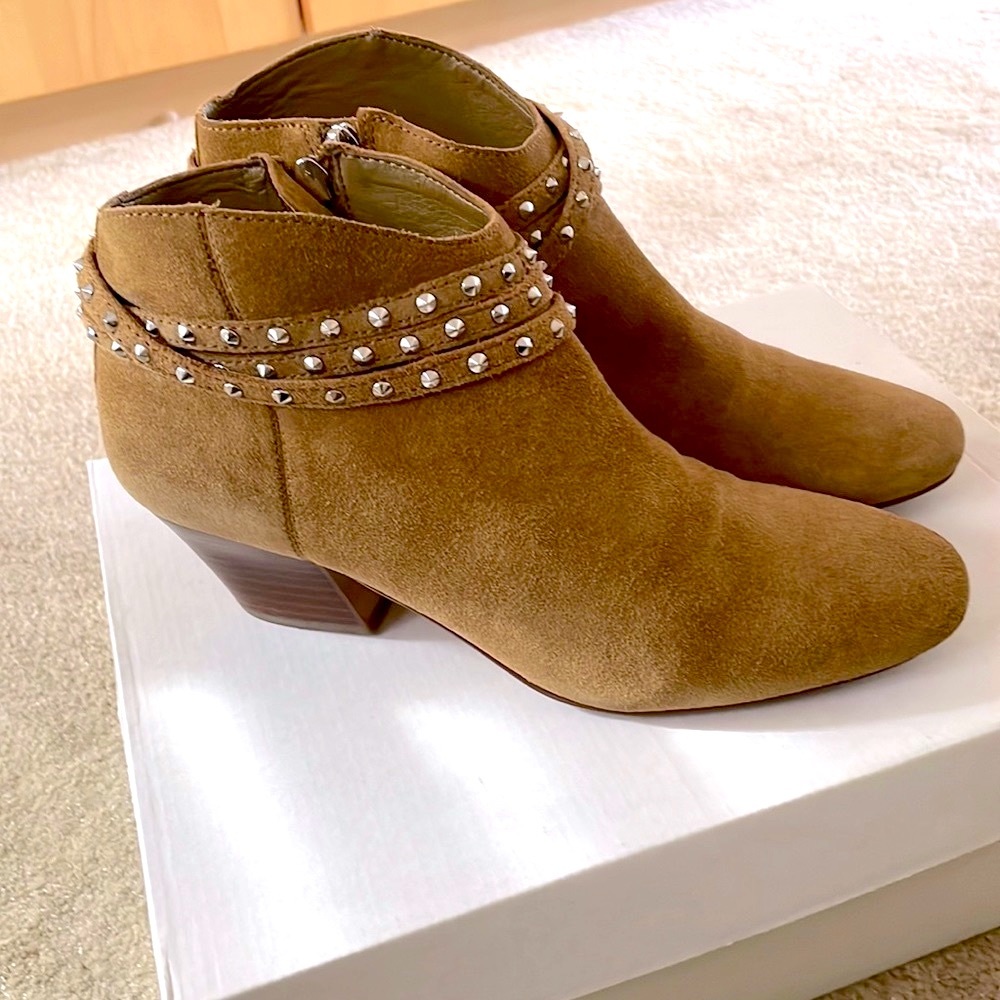 Booties suede camel color studded ankle high sz 7.5